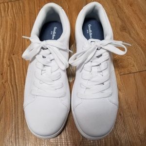 Like New! Men's White Lace-Up Sneakers, Size 9.5